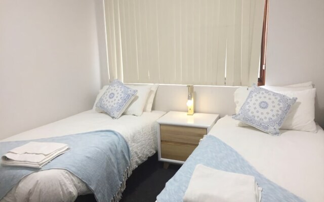 Wallis View - Lakeside Family Retreat