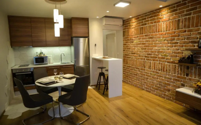 Fifi apartment w. parking in old town