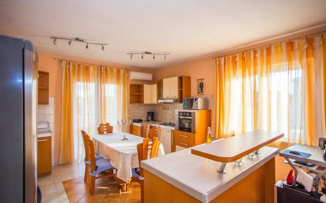 Apartment Zoki i Goga / Two Bedroom