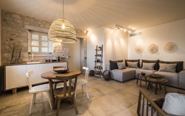 Bassa Maina Villas & Suites