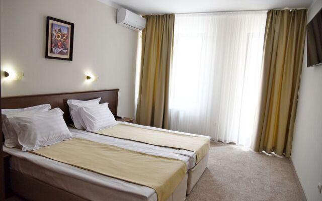 Meta Beach Budjet Hotel