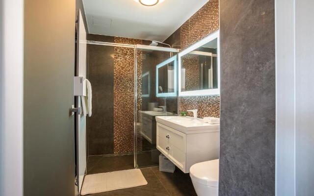 Seaview Luxury Retreat