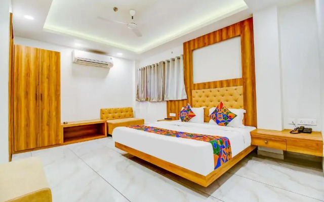 Fabhotel Prime Purple Orchid
