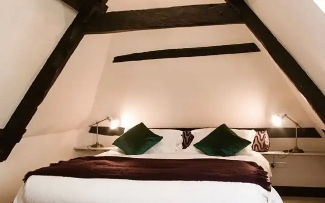 The Greyhound Inn