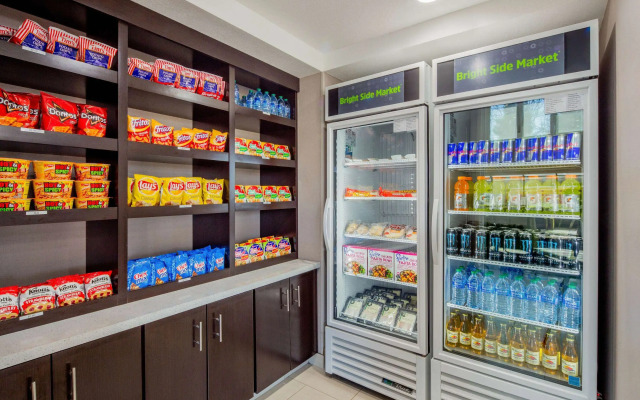 La Quinta Inn & Suites by Wyndham Oakland - Hayward