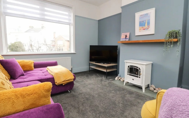 6A Elms Road