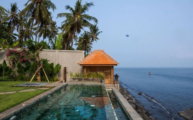 Seaside Oceana Suites by Mahaprana