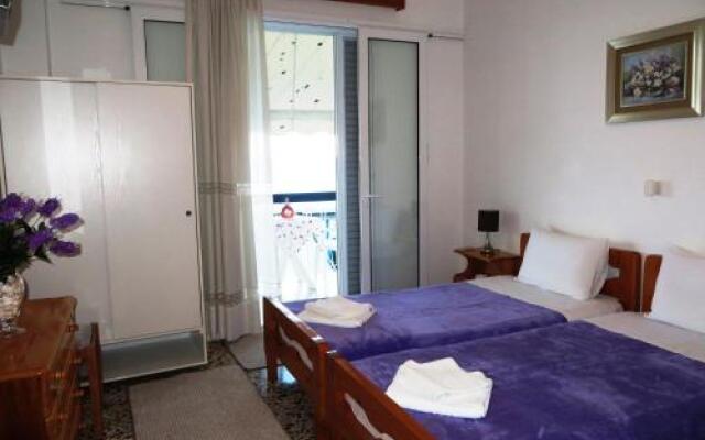 Blue Sky Apartments & Rooms