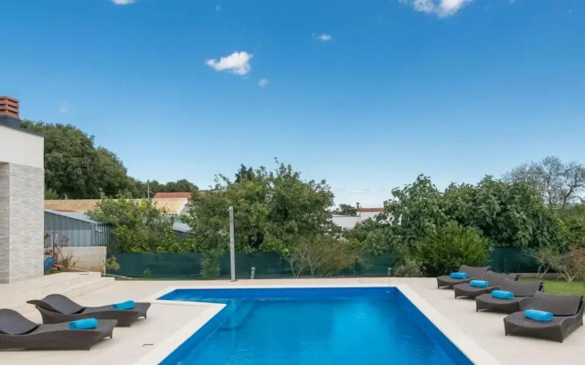 Sandi Comfortable Holiday Residence