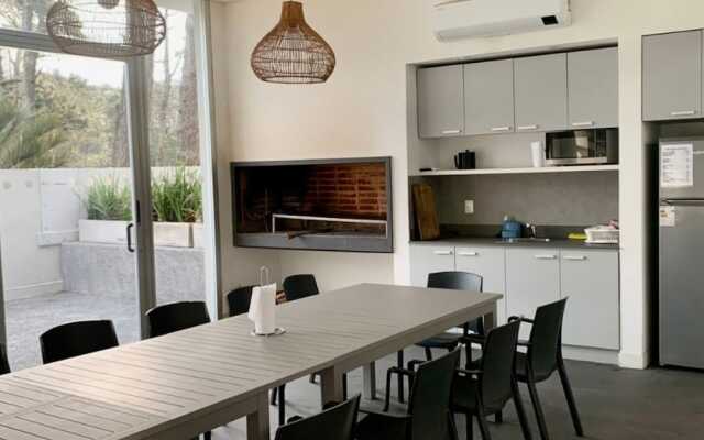 2 bed apartment Ocean Drive Country Bldg