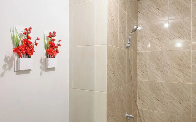 Cozy Neutral 2Br Apartment At Transpark Juanda Bekasi Timur