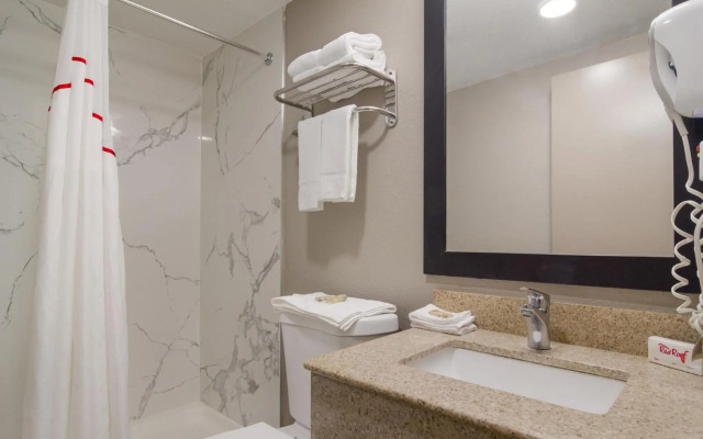 Red Roof Inn & Suites Brunswick I-95