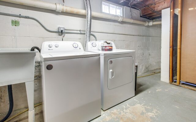 Pet-friendly Hiawatha Retreat w/ Private Yard!