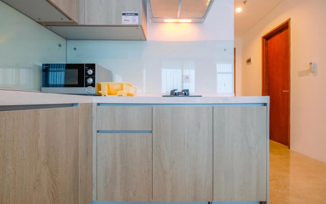 Fancy And Nice 1Br Apartment At Veranda Residence Puri