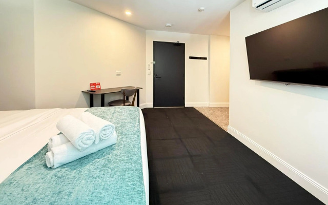 Tiki Hotel Surfers Paradise