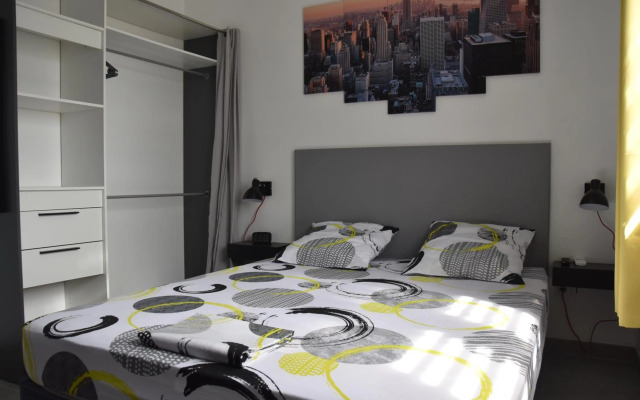 Haut de villa dans son écrin de verdure