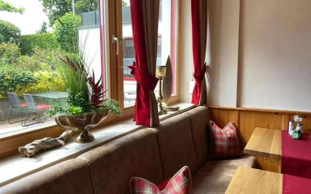 Pension- Hotel Maximilian