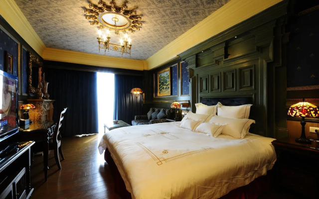 The Old England Manor