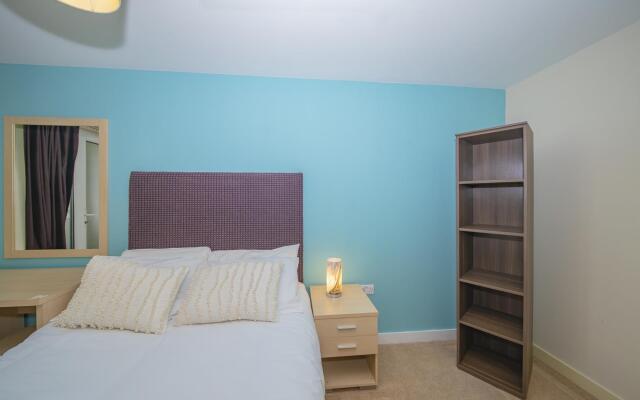 SLEEP 8  Morden 4bed TOWNHOUSE NEXT TO BRIGHTON STATION