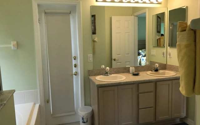 2593 Oneida Loop,