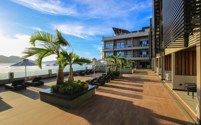 Two Seasons Coron Bayside Hotel