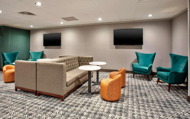 DoubleTree by Hilton Lansing