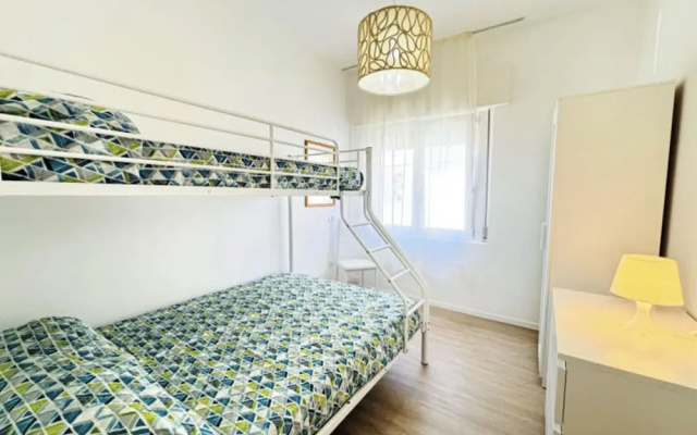 Beachside Apartment With Balcony