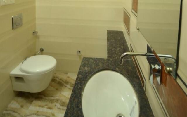 Capital O 9235 Hotel Nayyar