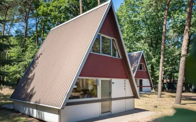 Restyled Bungalow With Dishwasher, in Natural Surroundings