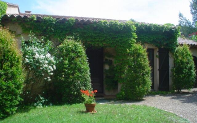 Lush Holiday Home in Draguignan With Private Garden