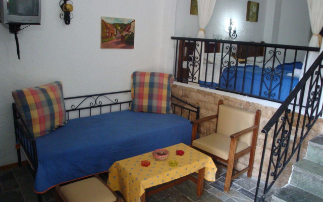Maria Flora Apartments