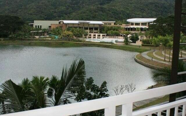 Luxurious Family Room Pico de Loro