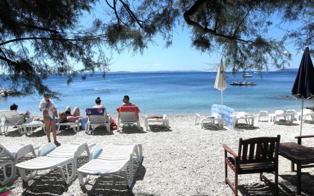 Beachfront Villa Mediteran