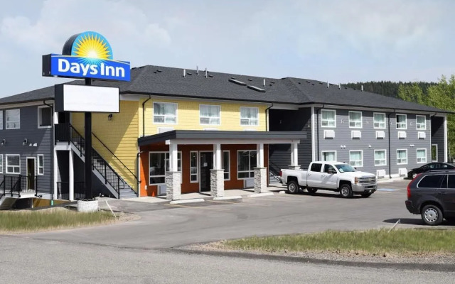 Days Inn by Wyndham 100 Mile House