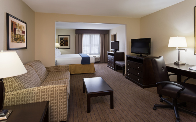 Holiday Inn Express and Suites Moultrie by IHG