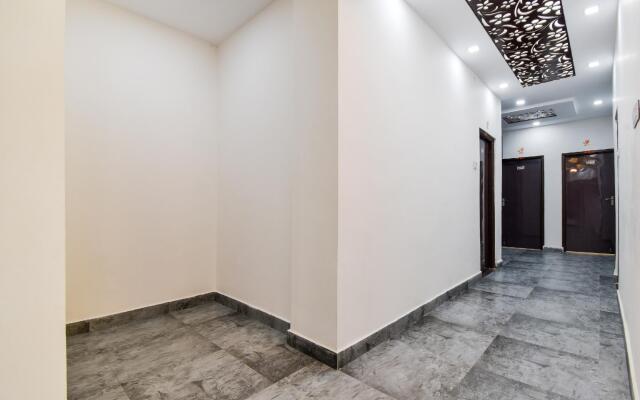 SPOT ON 78925 Hotel Maan Lodging & Boarding