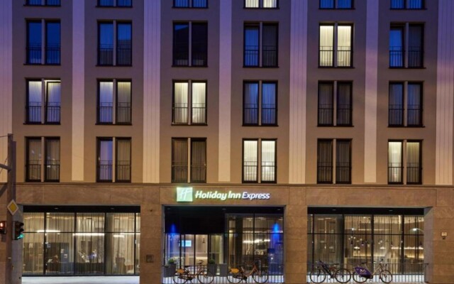 Holiday Inn Express Berlin - Alexanderplatz, an IHG Hotel