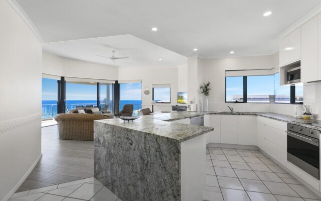 Breathtaking views of Sunshine Beach - Unit 7/21 Park Crescent