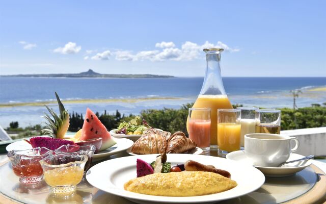 Royal View Hotel Churaumi