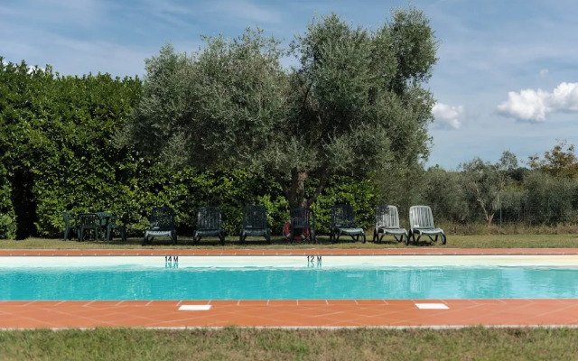 Country Villa In Tuscan Hills