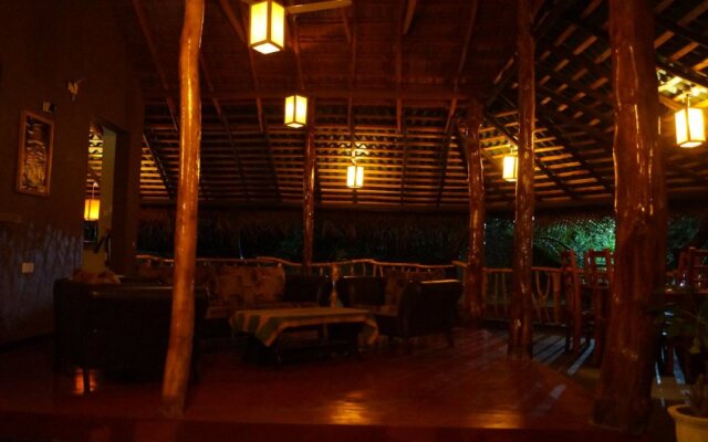 Hotel Athgira
