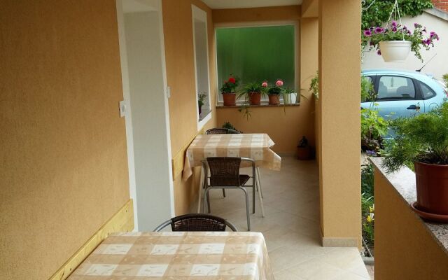 Apartment Nadica - free parking A1 Nin, Zadar riviera