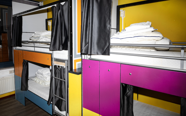 Amsterdam Teleport Hotel - Image 5