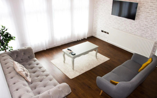 Stunning Shabby Chic Loft Apartment