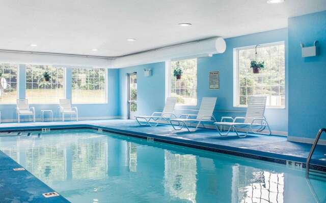 Comfort Inn & Suites Dayville - Killingly Industrial Park