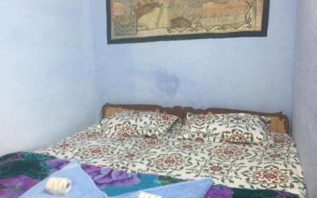 saffron guest house & hostel