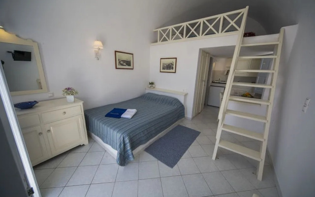 Ianthe Apartments & Villa