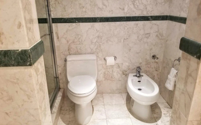 Alexander 1704 2 Bedroom Apts by Redawning