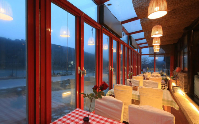 The Great Wall Courtyard Hostel