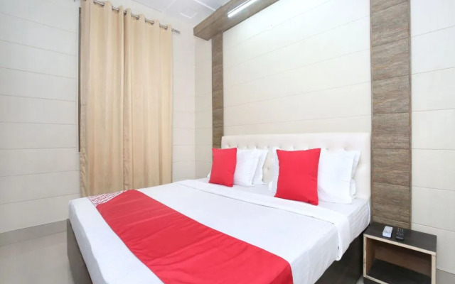 Hotel Gold Star By OYO Rooms